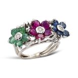 18kt white gold floral motif ring weight 8,3 gr.