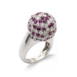 18kt white gold boule ring weight 15,7 gr.