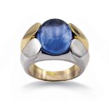 18kt two color gold and sapphire ct 10 ring weight 20,6 gr.