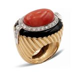 18kt rose gold ring with red coral 1970/80s weight 28,8 gr.