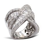 18kt white gold and diamond band ring weight 23,4 gr.