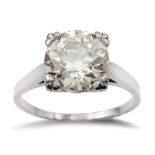 Solitaire platinum ring with a 3,32 ct diamond weight 6,39 gr