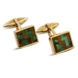 18kt gold rectangular cufflinks marks France, 1940/50s weight 9 gr.