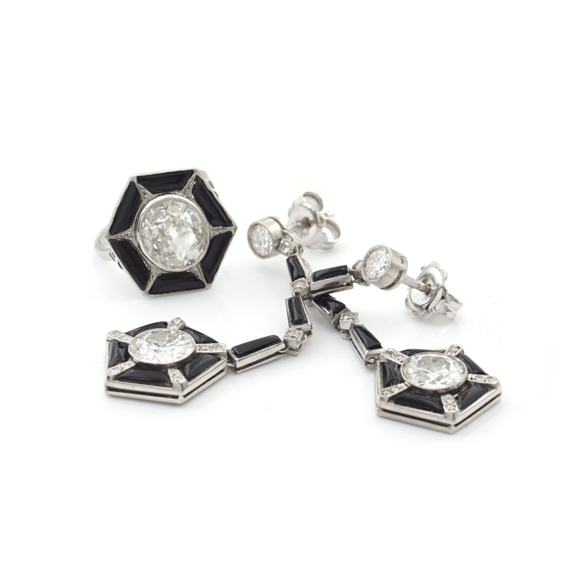 Platinum, onyx and diamond Art Deco' parure weight 10,8 gr. - Image 2 of 2