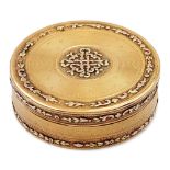 18kt yellow gold circular snuff box Paris 1787 weight 96,2 gr.