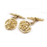 Pair of 18kt gold Art Nouveau cuff-links England, early 20th century weight 10,7 gr.