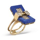 14kt gold, lapis lazuli and diamond ring 1960/70s weight 13,5 gr