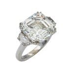 18kt white gold important ring with a diamond ct 11,85 weight 9 gr.