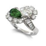 Platinum and natural emerald contrarié ring 1950/60s weight 10gr.