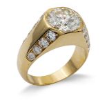 18kt gold ring with a 2,64 ct diamond weight 10,18 gr.