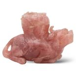 Pink quartz sculpture China, 20th century 22x30x12 cm.