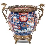 Imari porcelain vase oriental manifacture, 20th century 32x35,5 cm.