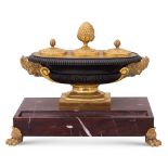 Bronze and marble inkwell France, 19th-20th century 20x26x15 cm.