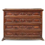 Walnut chest of drawers Italy, 17th century 111x141x55 cm.