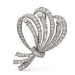 18kt white gold and diamond brooch 1950/60s weight 17,3 gr