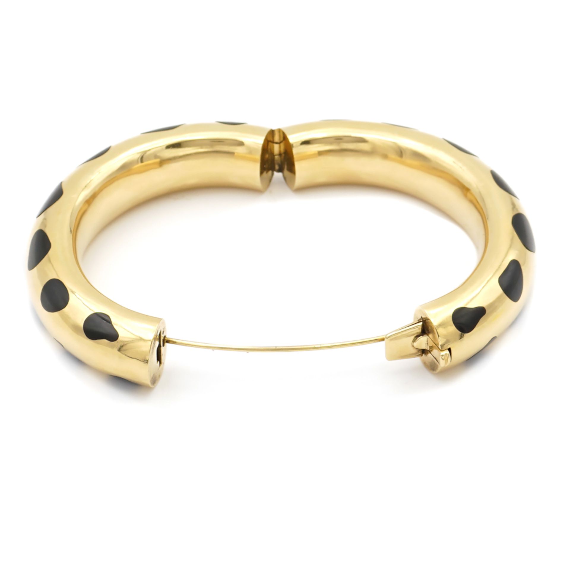 Tiffany & Co., 18kt yellow gold and black onyx cuff bracelet 1970/80s weight 80 gr. - Image 2 of 3
