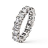 18kt white gold and diamond ring weight 4,2 gr.