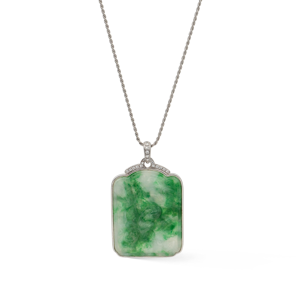 Inlaid jade pendant weight 22 gr.