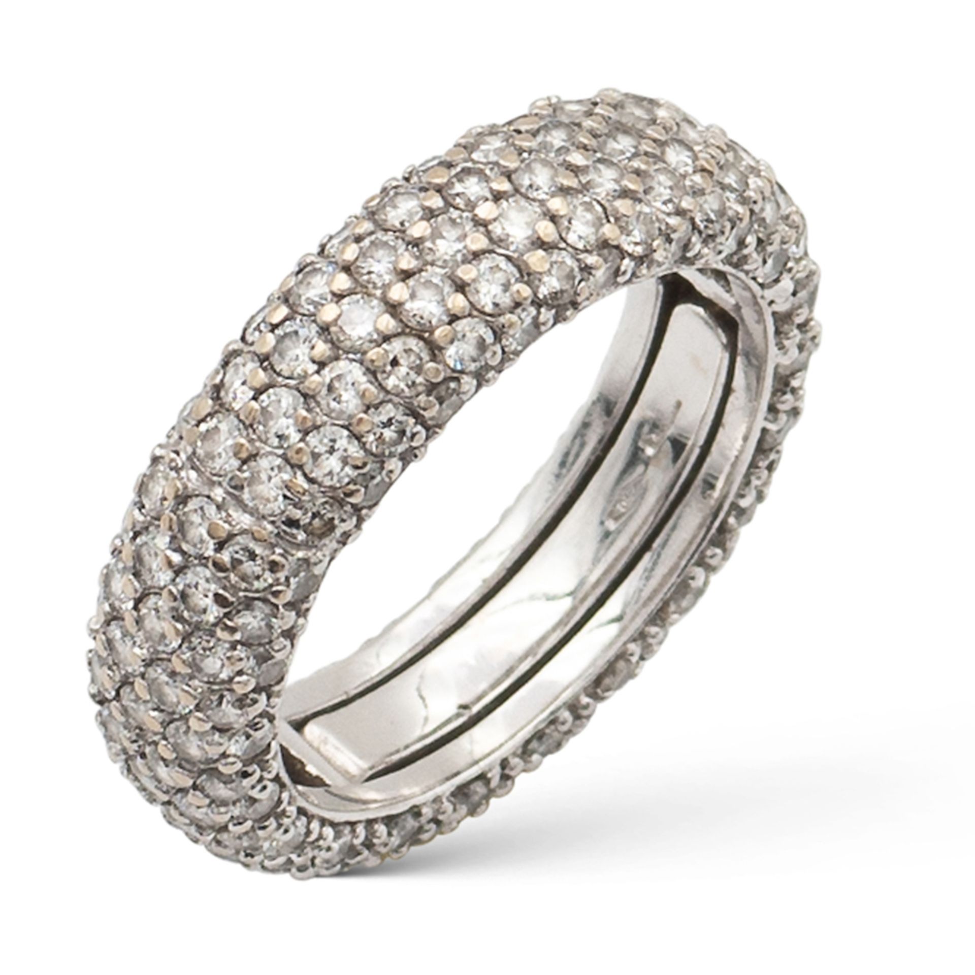 18kt white gold and diamond pavè ring weight 5,2 gr.