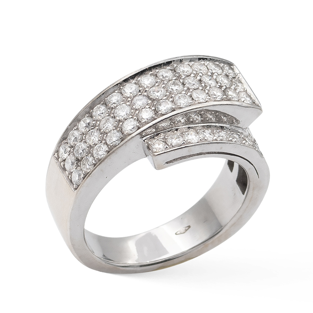 White gold and diamond contrariè ring weight 9,2 gr.