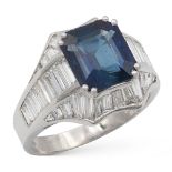 18kt white gold ring with natural sapphire circa 5 ct weight 10,6 gr.