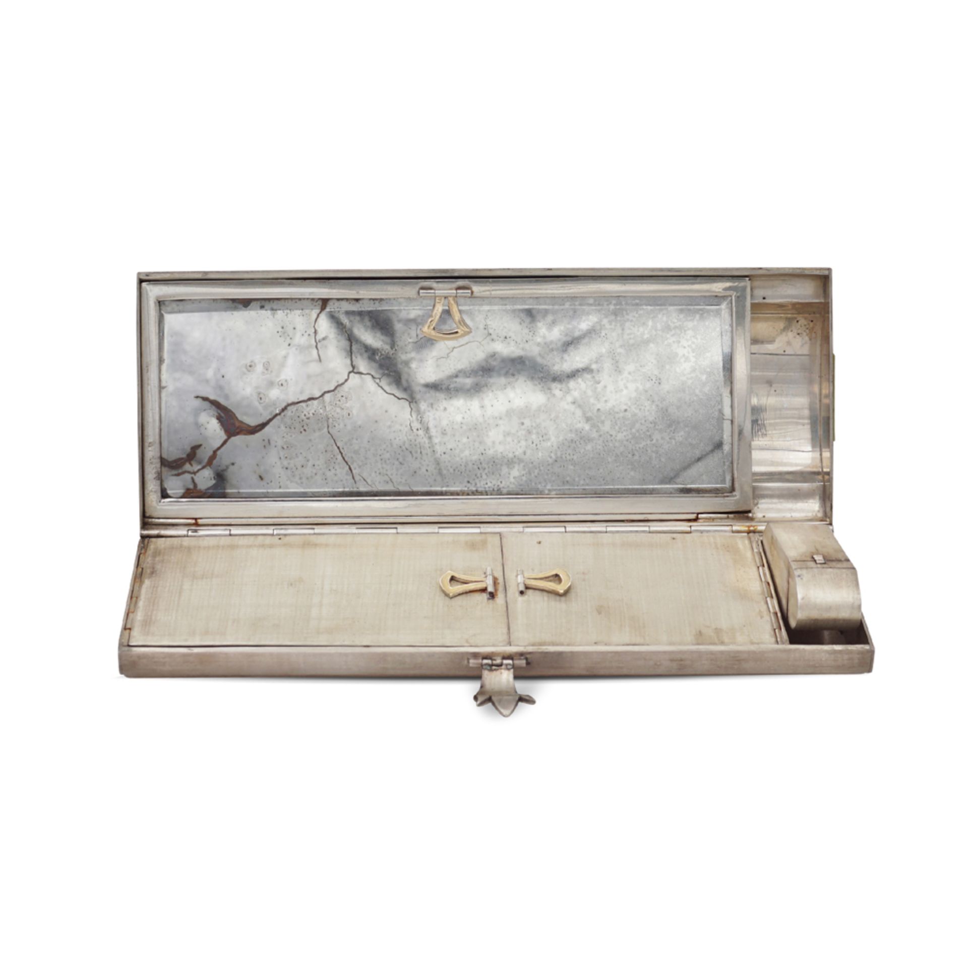 Satin silver trousse Italy, 20th century 3,5x17x6,5 cm. rectangular shape, three compartments - Image 2 of 2