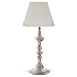 Silver table lamp Italy, 20th century h. 56 cm. marks of Ricci & C., Alessandria, hexagonal