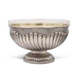 Silver plated metal bowl Italy, 20th century 165x24 cm. circular body, glass interior