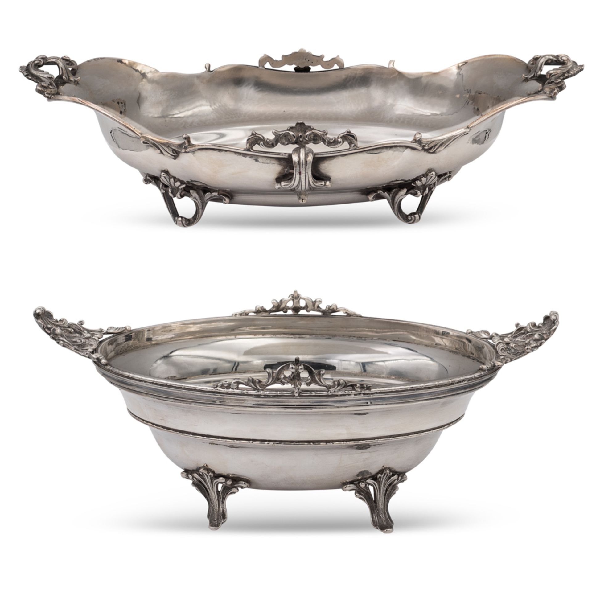 Two silver centerpieces Italy, 20th century 8x32xx19 - 9,5x24,5x15 cm. different shapes and