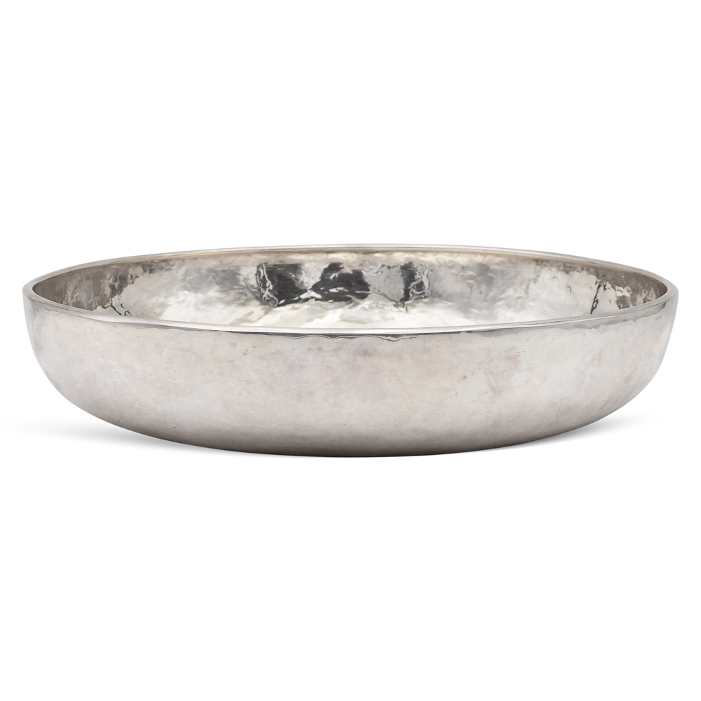 Circular silver bowl Italy, 20th century 6,5x27,5 cm. marks of Brandimarte, Florence, plain hammered