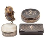 Group of silver boxes (4) different manufactures, 19th-20th century 8,5x5 cm. (maximum) mother-of-