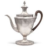 George III silver coffeepot London, 1799 h. 30 cm. marks of George Burrows, plain body inlaid with