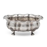 Silver centerpiece Italy, 20th century 9x23x20 cm. oval shape resting on four feet, weight 423 gr.