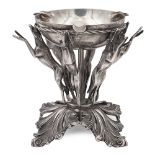 Silver ashtray Italy, 20th century 14,5x15 cm. circular cup supported by six sculptures, chiseled