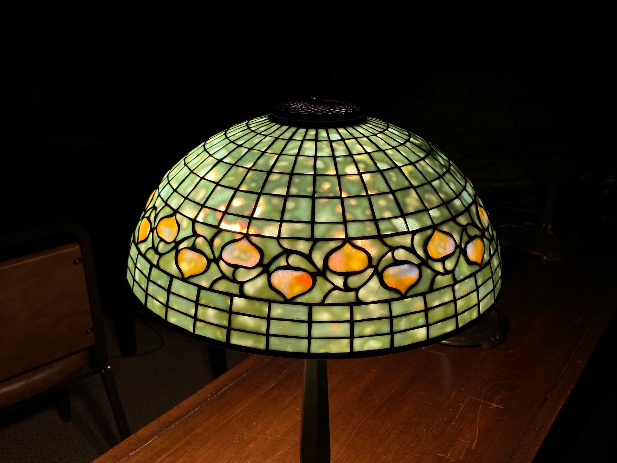 Tiffany Studios, New York, Acorn Table Lamp - Image 6 of 7