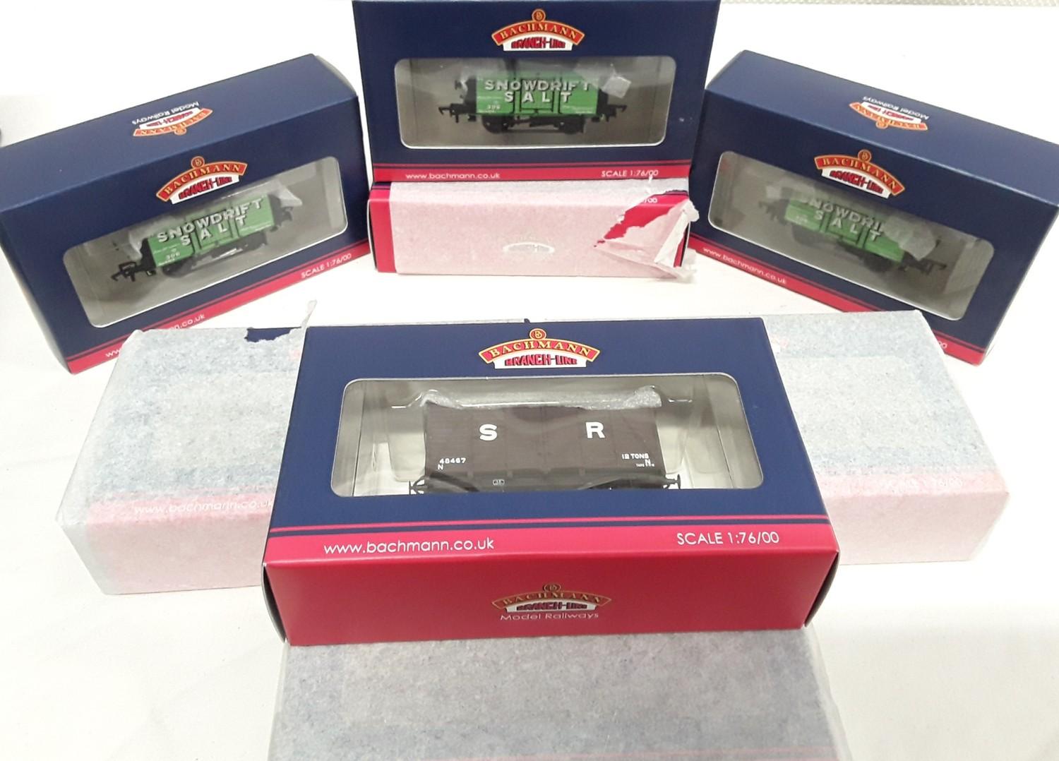 Eight boxed OO Gauge Bachmann wagons - 4 x 33-182 and 4 x 38-070D. All appear Mint in Near Mint to