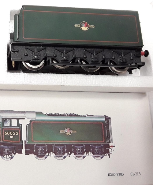 Hornby OO Gauge R350 BR Class A4 4-6-2 ?Mallard?. Appears Excellent in Good box. - Image 2 of 3