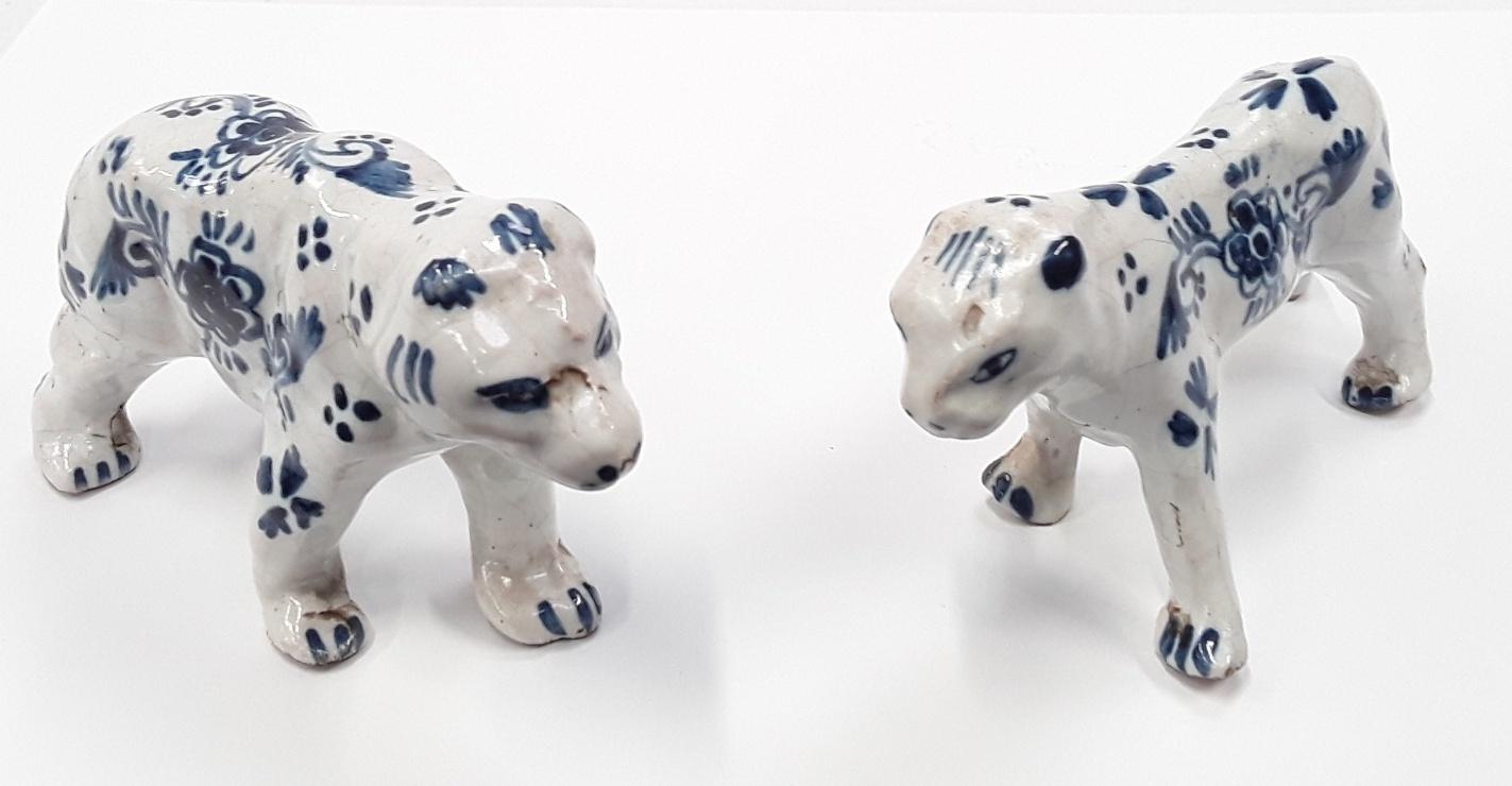 Pair of early (Delft) earthenware animal figures. - Image 4 of 4