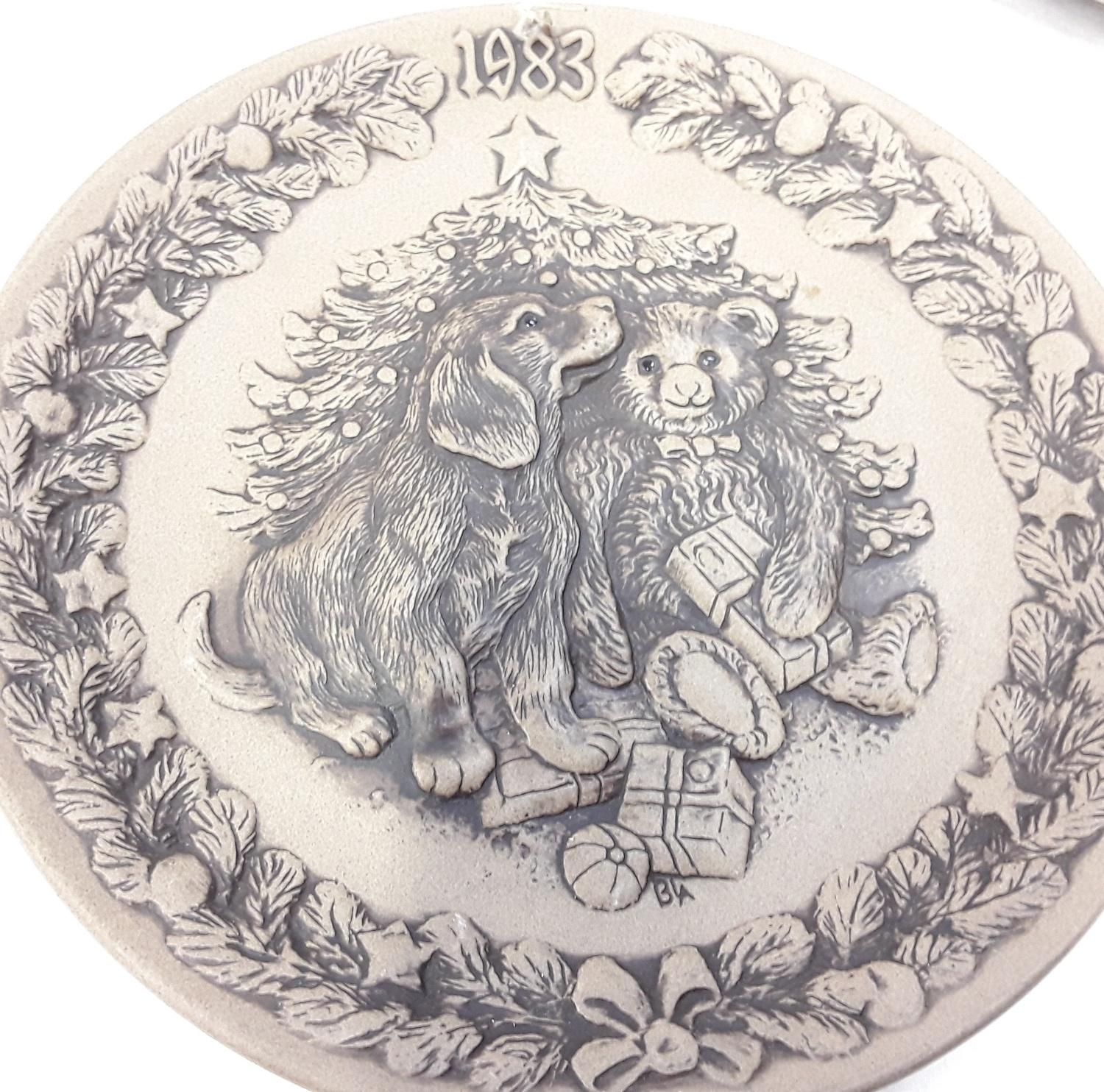 A selection of Poole Pottery stoneware Christmas plates by Barbara Linley Adams (9). - Image 3 of 6