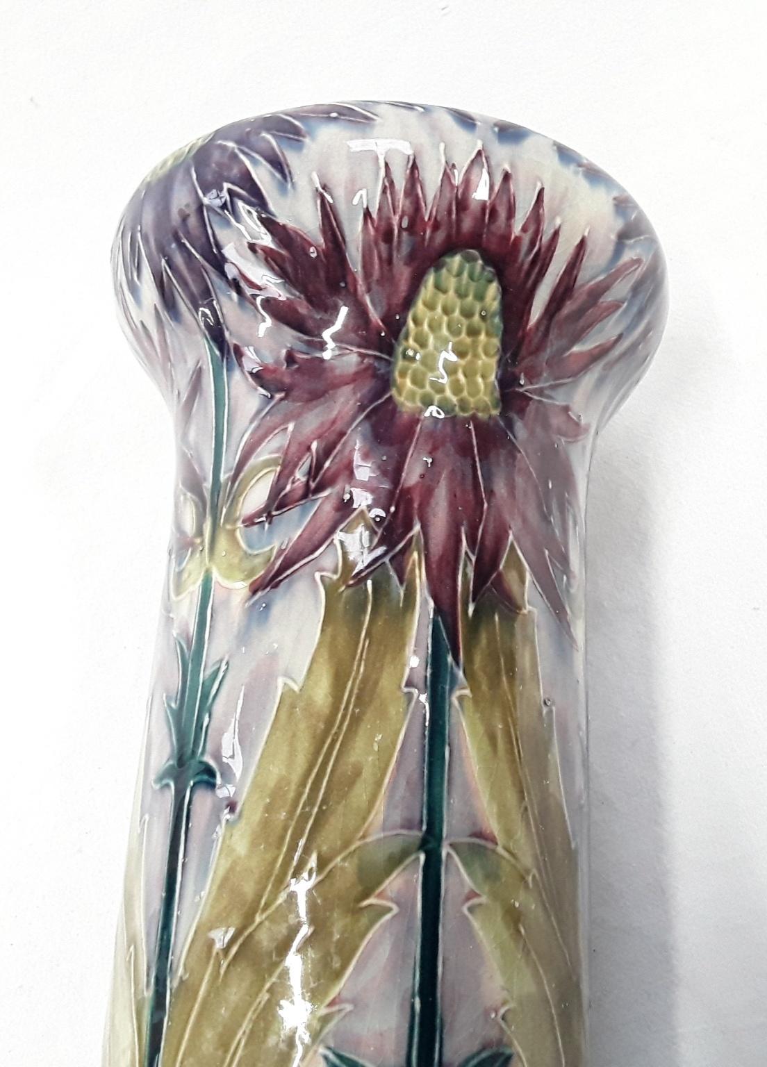 Elegant Staffordshire vase with thistle pattern (30cm high). - Image 4 of 4