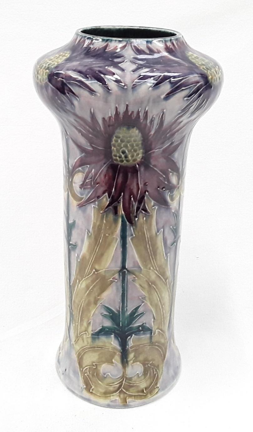 Elegant Staffordshire vase with thistle pattern (30cm high).