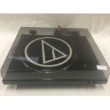 DENON DP-300F HIFI TURNTABLE. Great fully automatic record deck here from Denon. Plays at 33rpm