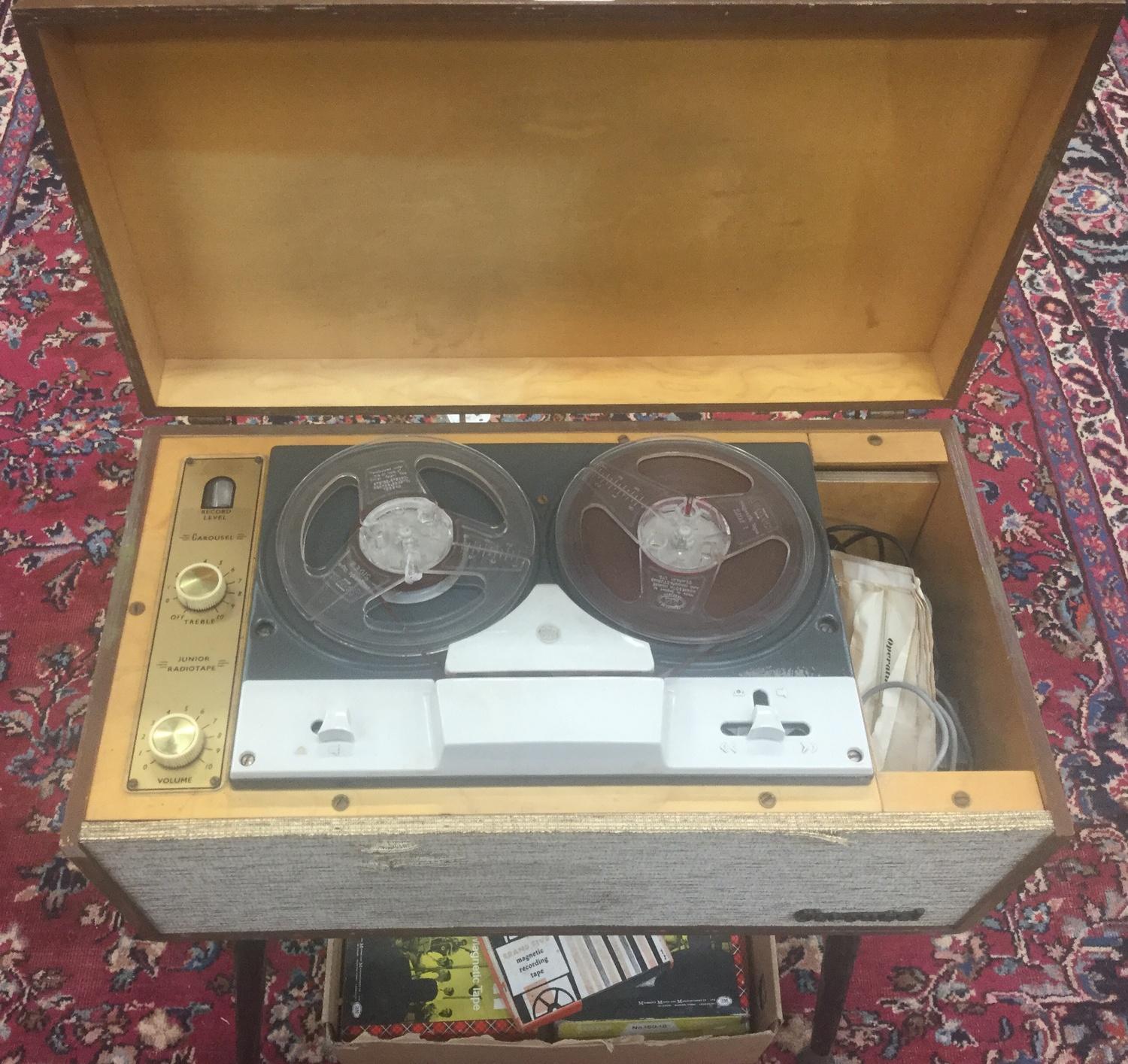 CAROUSEL JUNIOR REEL TO REEL TAPE PLAYER. Complete with instructions plus box of tapes and