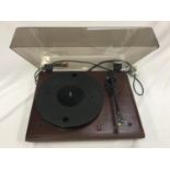 LOGIC TURNTABLE. Logic Tempo Turntable & Logic Datum Tonearm with ortophon cartridge. This unit is