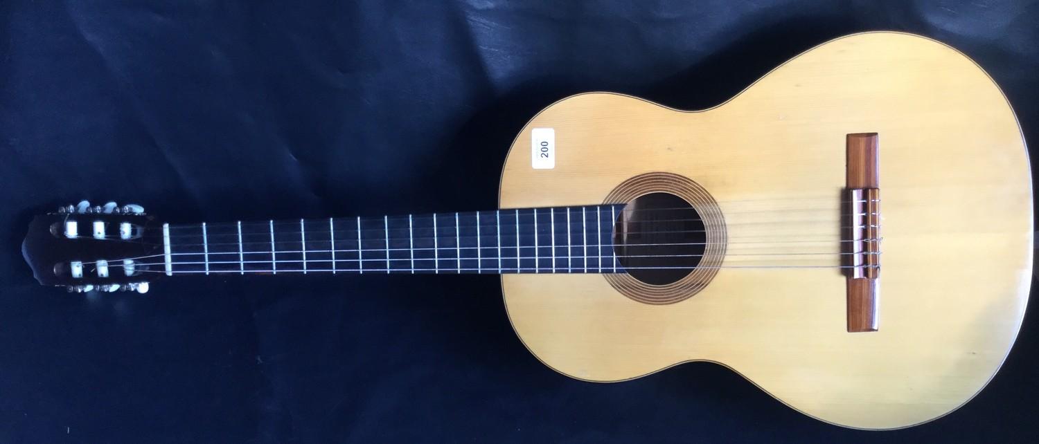 HAROLD PETERSEN CONCERT GUITAR. Iconic Maker here with the body made from Spruce & Rosewood and