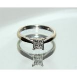 9ct white gold Princess cut Diamond ring of 25 points. Size N.