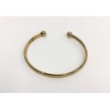 9ct yellow gold bangle.