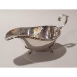 Solid silver sauce boat, Birmingham hallmark by Joseph Glouster, 179 grams.