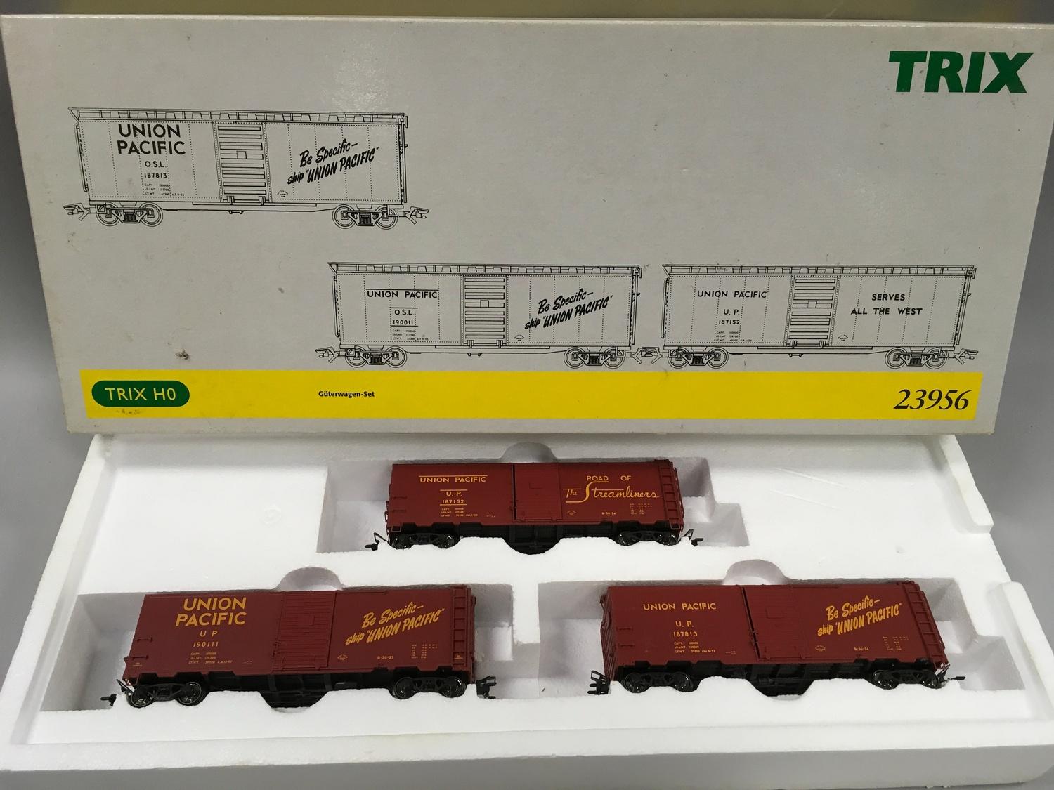 Trix (Marklin) HO boxed items to include 23956 Freight Car set, 24905 Stock Car Set, 24916 - Image 2 of 4