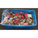 Large tub of Lego including Lego Technics.